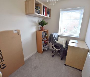 3 bedroom semi-detached house to rent - Photo 4