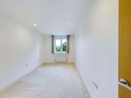 Brookdene Drive, Northwood, HA6 - Photo 4