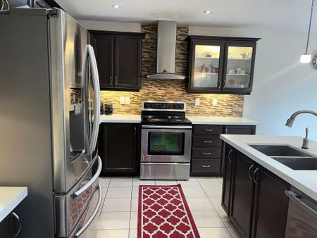 For Lease - 30 Armstrong Crescent, Bradford West Gwillimbury, Ontario - Photo 4