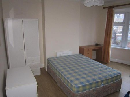 5 bedroom semi-detached house to rent - Photo 5