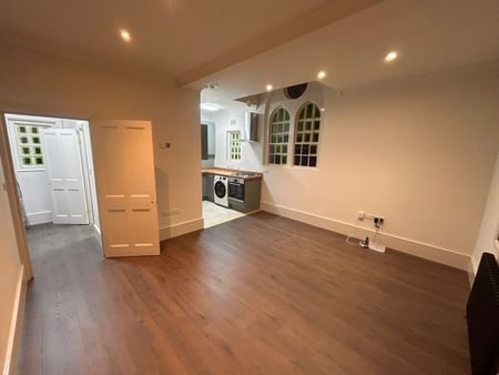 Studio Flat, Herbert House, SE11 - Photo 2