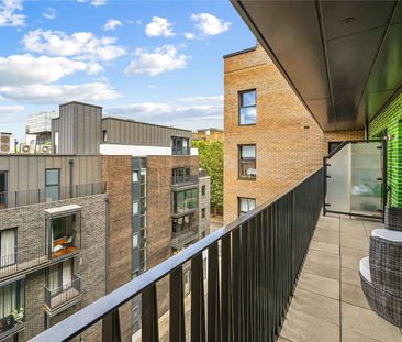 A modern, spacious 2 bed apartment, moments from Southwark station. - Photo 1