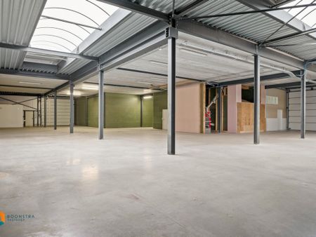 Winkel/showroom (210 m²) + magazijn (625 m²) op toplocatie in Sint-Katelijne-Waver - Photo 4