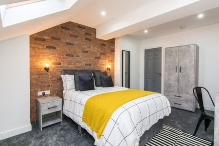 5 Bed Terraced House, Hollis Road, CV3 - Photo 4