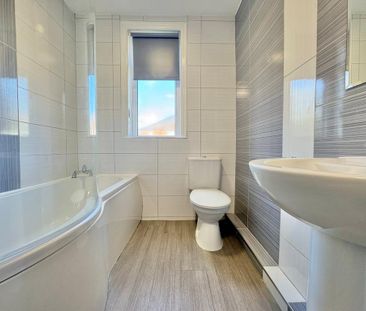 3 bedroom semi-detached house to rent - Photo 3