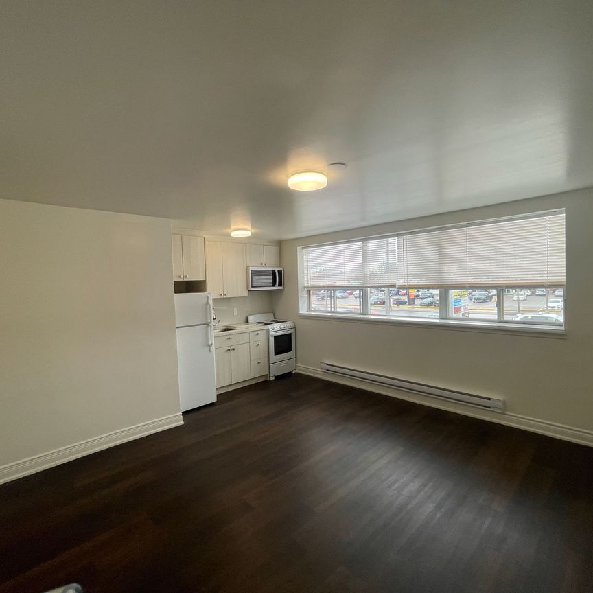 For Lease - 1991 Lawrence Avenue Unit# 1, Toronto, Ontario - Photo 1