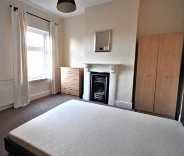 4 bedroom terraced house to rent - Photo 5