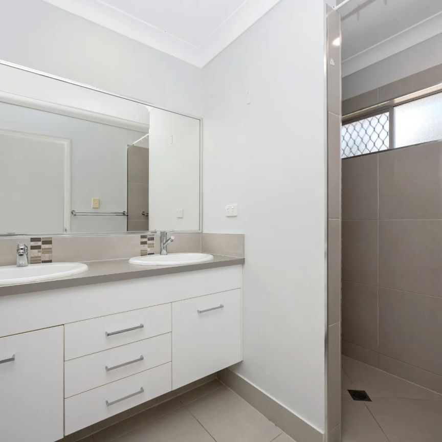 Relaxed Living with Pool and Outdoor Entertaining - Photo 1