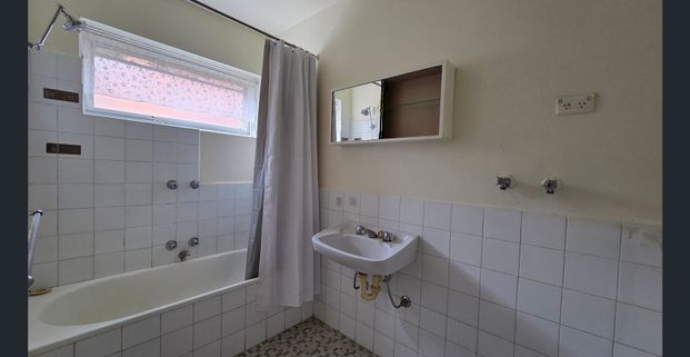 Bright & Easy Living - Photo 1