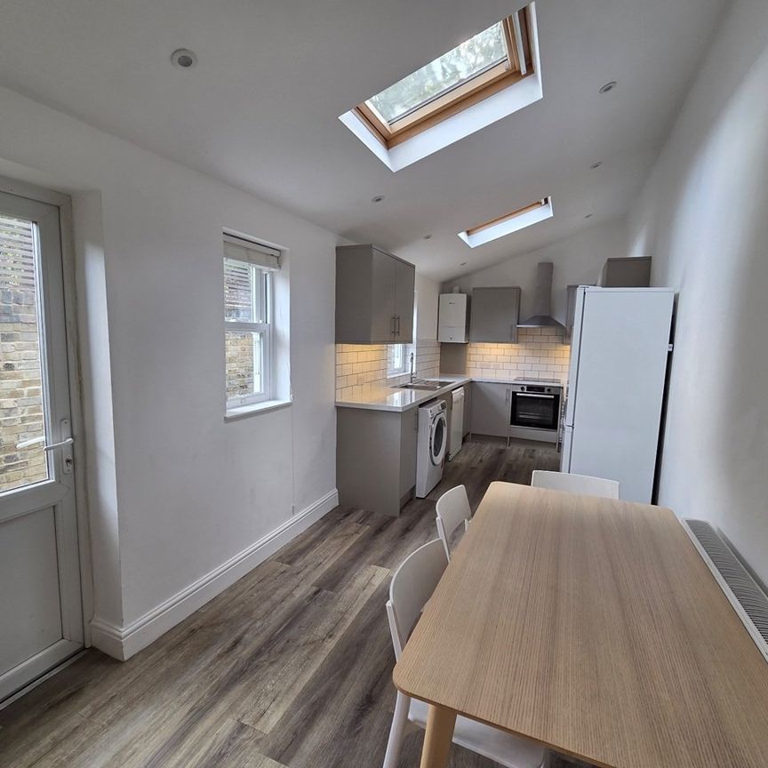 4 Bed Terraced House, Exon Street, SE17 - Photo 1