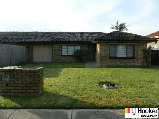 Charming & Convenient Home in the Heart of Noble Park - Photo 1