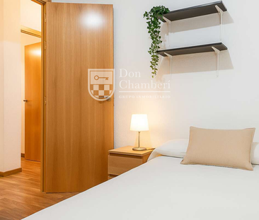 Exclusive Opportunity in Chamberí – Bright Ground Floor Apartment, ... - Photo 6