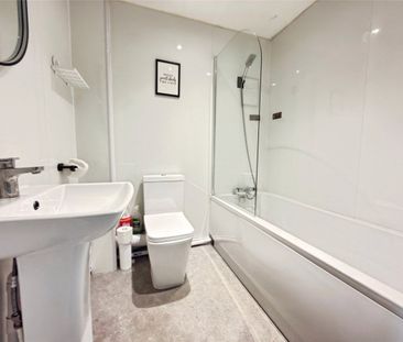 Heathfield Drive, Bootle, Merseyside, L20 - Photo 3