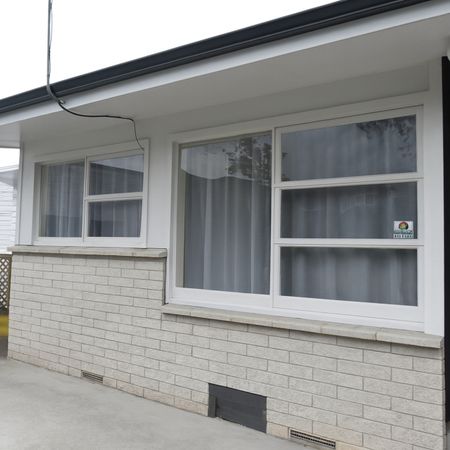 One Bedroom Unit Near shopping centre - Photo 3