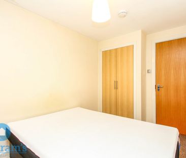 References Pending - 2 bed Apartment - Photo 4