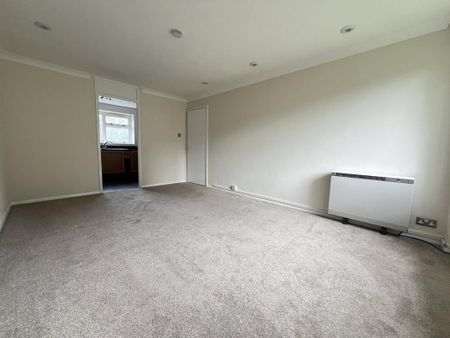 1 bedroom flat to rent - Photo 2