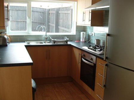 5 bedroom terraced house to rent - Photo 5