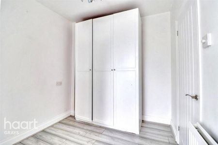 6 bedroom semi-detached house to rent - Photo 2