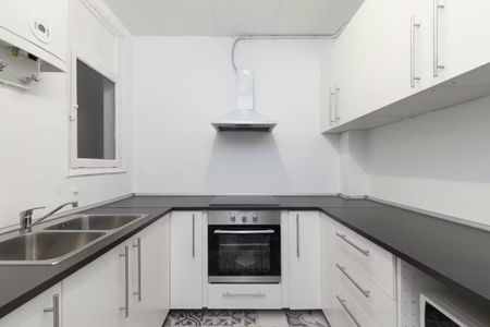 Carrer de Casanova, Barcelona, Catalonia 08036 - Photo 3