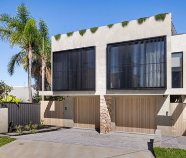 Brand New Luxury Family Home With Pool and Rear Yard! - Photo 6