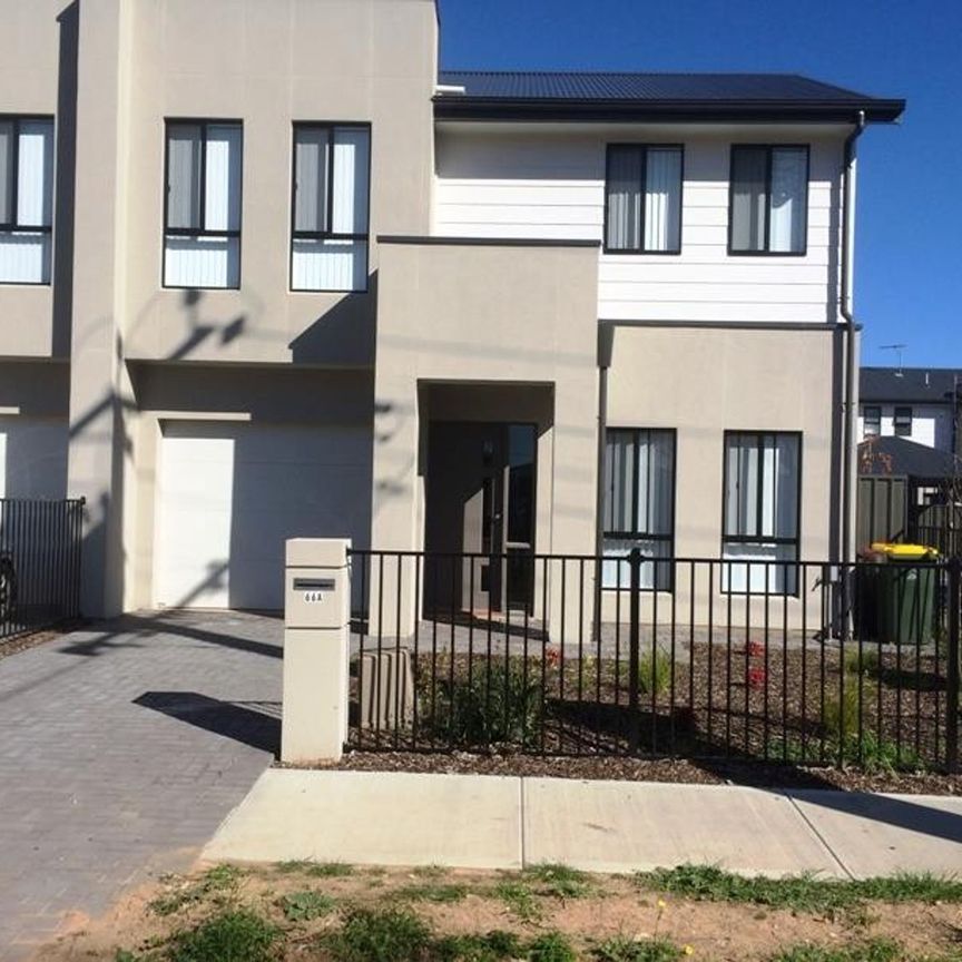 Modern 3-Bedroom Home in a Convenient Location - Photo 1