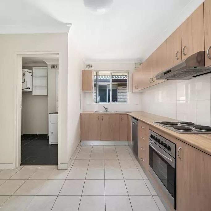 Spacious two-bedroom apartment in prime location - Photo 1