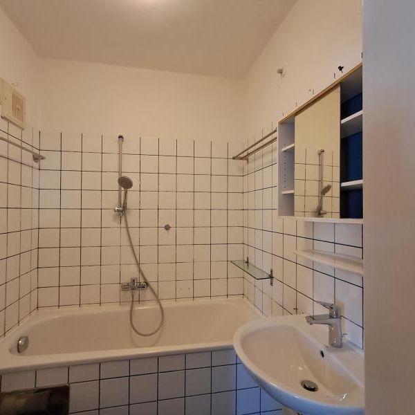 4040 Urfahr, Leonfeldnerstr.158: Reizende, sanierte Kleinwohnung, 1 Raum, 35,17m2 WNFL, ablösefreie Küche 2. Liftstock - Foto 1