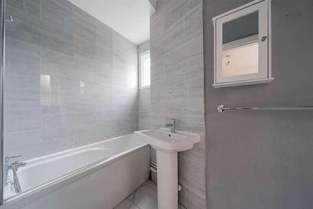 Rosslyn Crescent, Harrow, HA1 - Photo 2