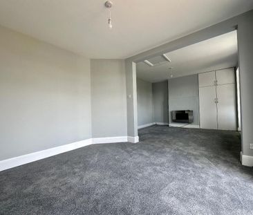 2 bedroom semi-detached house to rent - Photo 5