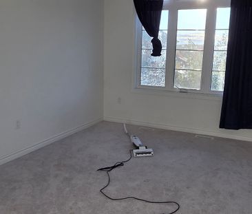 For Lease - 42 West Oak Trail, Barrie, Ontario - Photo 3