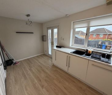 2 bedroom terraced house to rent - Photo 4