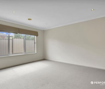 7 Lawson Pl, Burnside Heights VIC 3023 - House For Rent | Domain - Photo 6