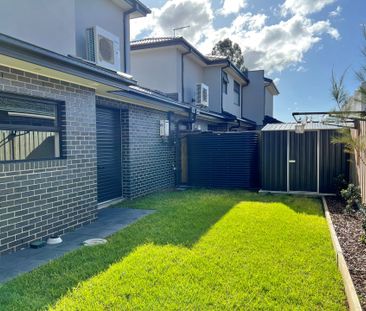 Prime Location - Spacious Double Storey Townhouse - Photo 4