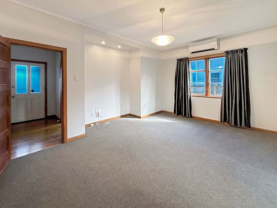 Life By The Beach!! - Photo 1