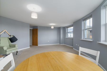 2 bedroom flat to rent - Photo 2