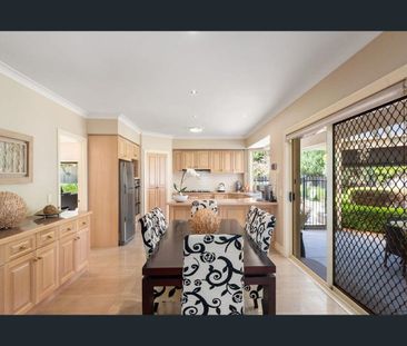 Spacious Family Home with Pool in Prime Ringwood North - Photo 3