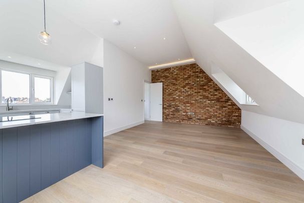High Street, W3, London - Photo 1