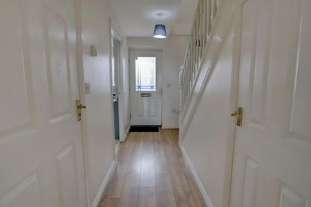 4 bedroom terraced house to rent - Photo 4