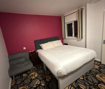 Room 207, SimplyStay Lincoln Road, Skegness, Lincolnshire, PE25 2EA - Photo 2