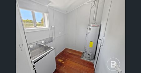 COTTAGE HOME IN SEBASTOPOL - Photo 4