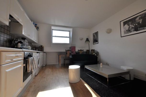 3 bedroom apartment to rent - Photo 1