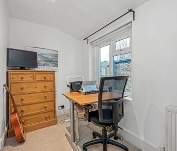 3 bedroom terraced house to rent - Photo 6