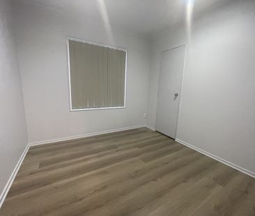 Fully renovated single level 4 Bedroom home - Photo 3