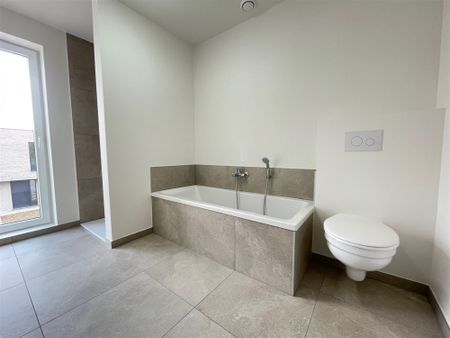 Nouvelle maison dans un quartier résidentiel - Photo 5