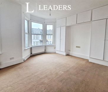 2 bedroom house to rent St. Marys Road, Southend-on-Sea, SS2 - Photo 5