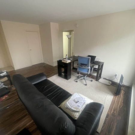 547 Frontenac St, Kingston, Ontario - Photo 1