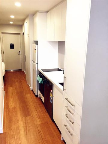 Central Location and Brand New Apartment! - Photo 4