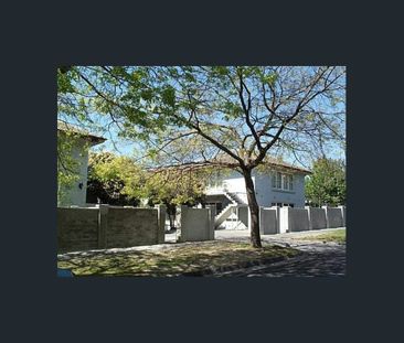 SUN DRENCHED APART WITH SEPARATE STAIRCASE & LANDING/BALCONY WALK T... - Photo 3