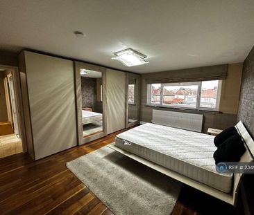 1 bedroom in a flat share to rent - Photo 5