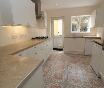 3 bedroom terraced house to rent - Photo 4